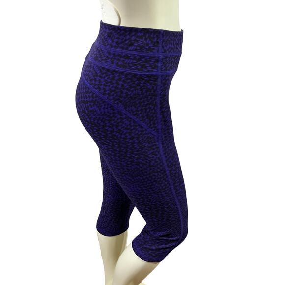 Tek Gear Purple Black Geometric Print Capri Leggings Athletic Compression Small - Picture 4 of 16